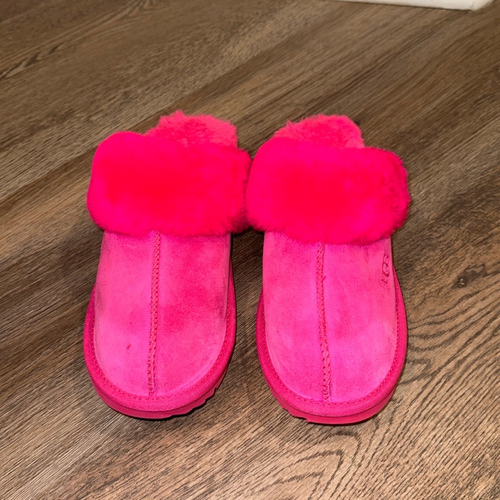 Hot Pink girl's Ugg slippers